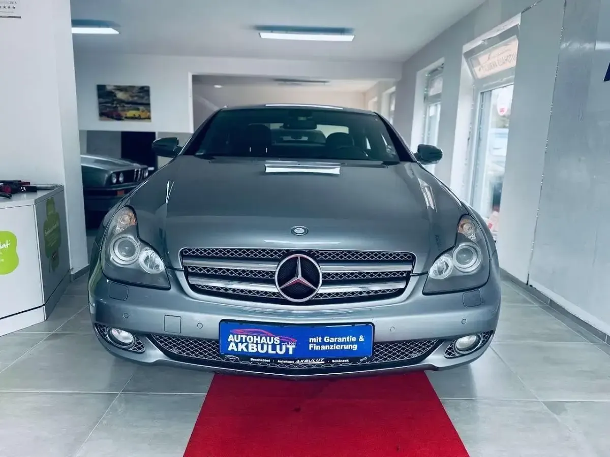 Gebraucht Mercedes CLS500 Edition 387 PS (284 kW) 2009 Grau Coupé