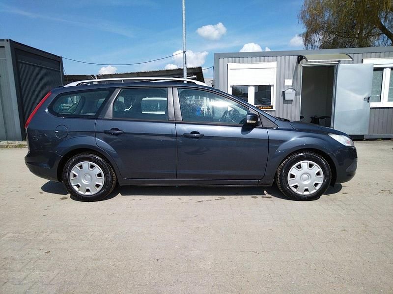 Usata Ford Focus 109 CV (80 kW) 2010 Grigio Station wagon
