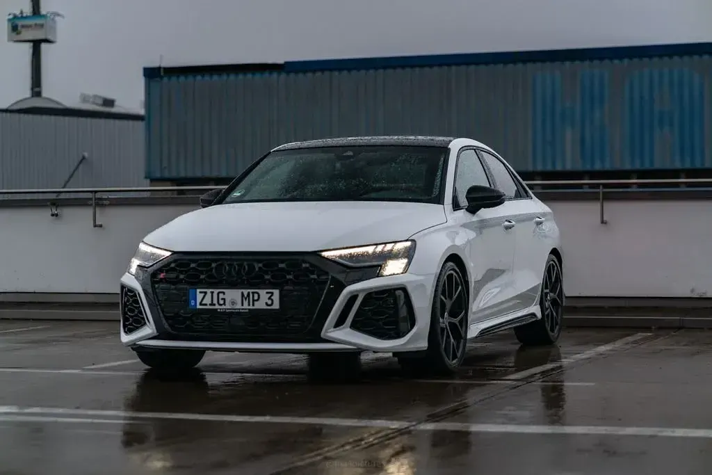 Usata Audi RS3 Sport 400 CV (294 kW) 2024 Bianco Berlina
