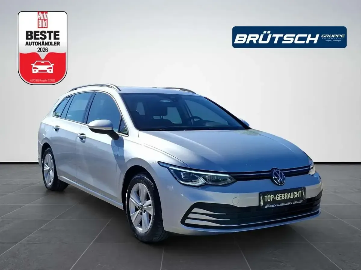 Gebraucht VW Golf VIII Life 131 PS (96 kW) 2023 Reflexsilber metallic Kombi