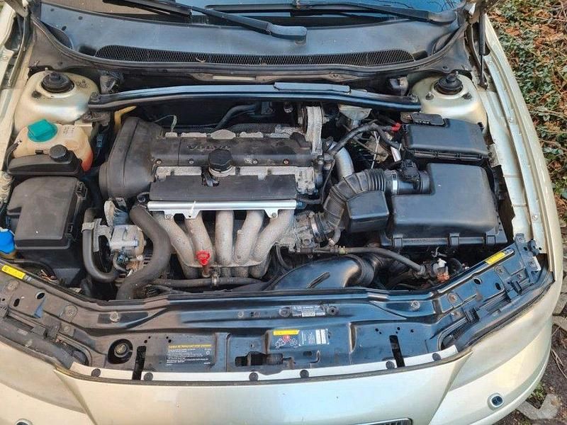 Gebraucht Volvo V70 170 PS (125 kW) 2007 Gold Kombi