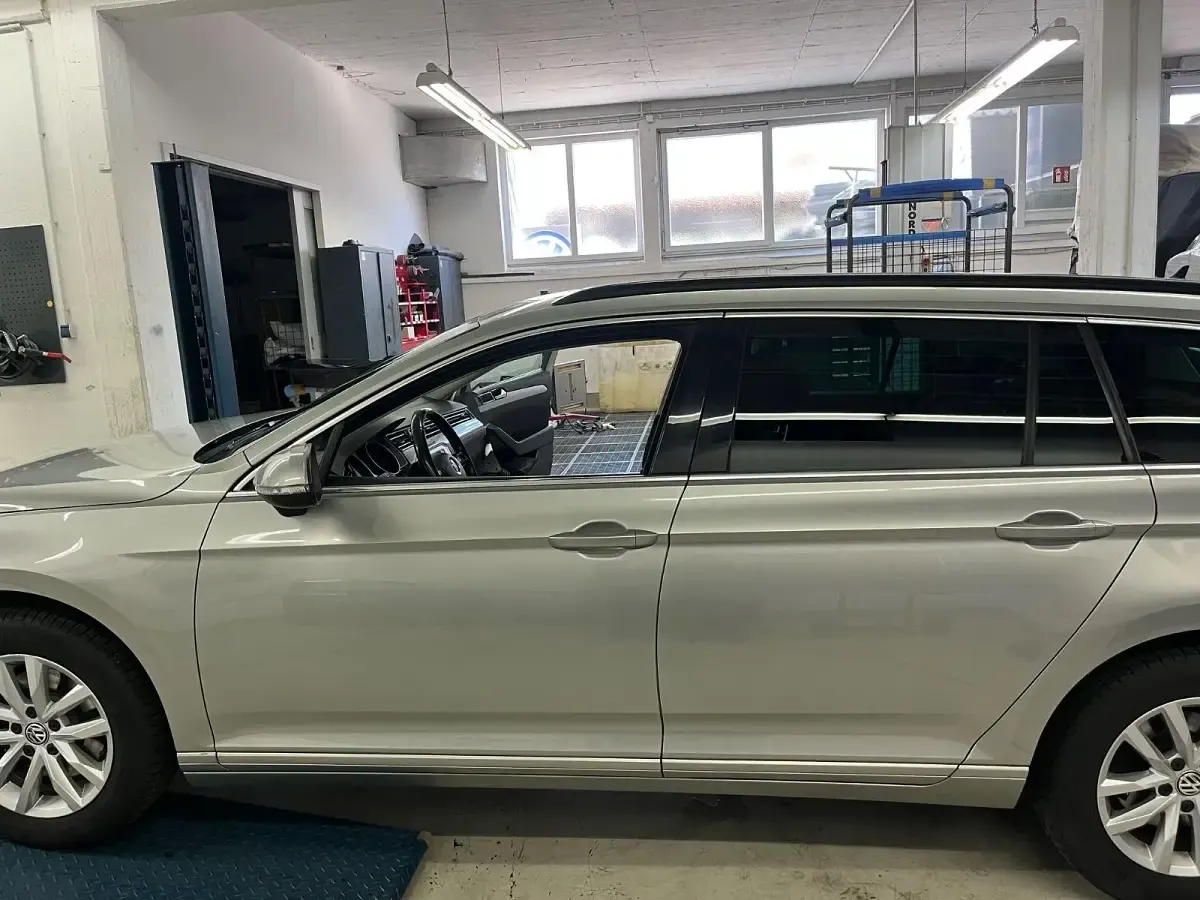 Gebraucht VW Passat Comfortline 150 PS (110 kW) 2017 Schwarz Limousine
