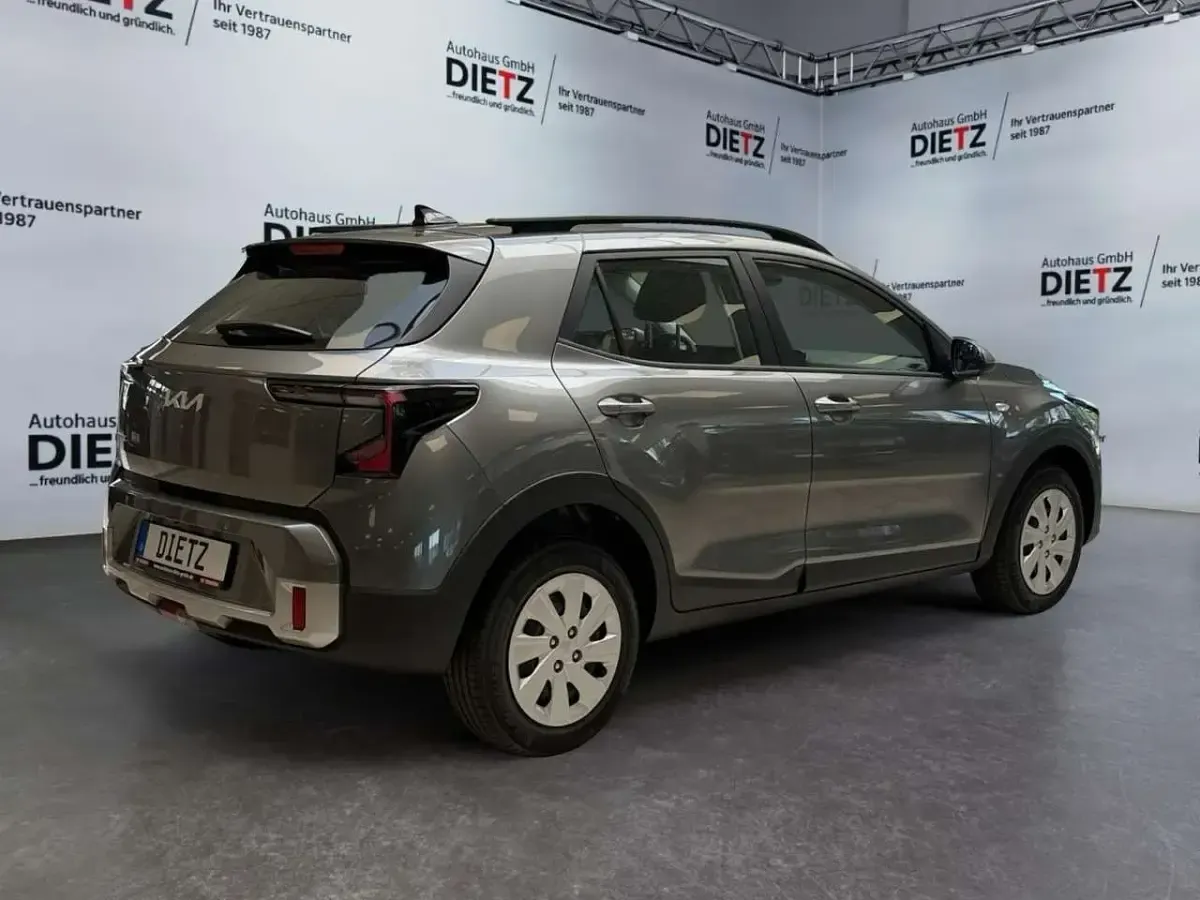 Neu Kia Stonic 116 PS (85 kW) 2026 Grau SUV