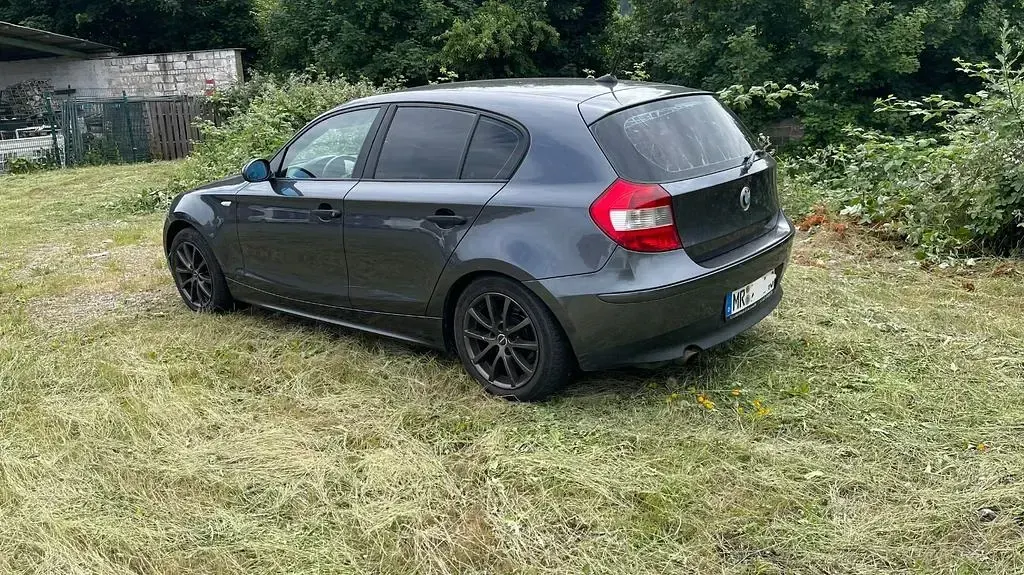 Gebraucht BMW 118 129 PS (94 kW) 2006 Schwarz Kleinwagen