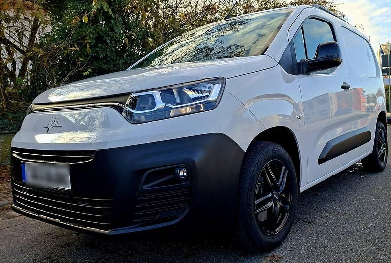 Weiß Gebraucht 2023 Fiat Doblò Van / Kleinbus | 19.855 € (Superpreis) - Bild 1/4