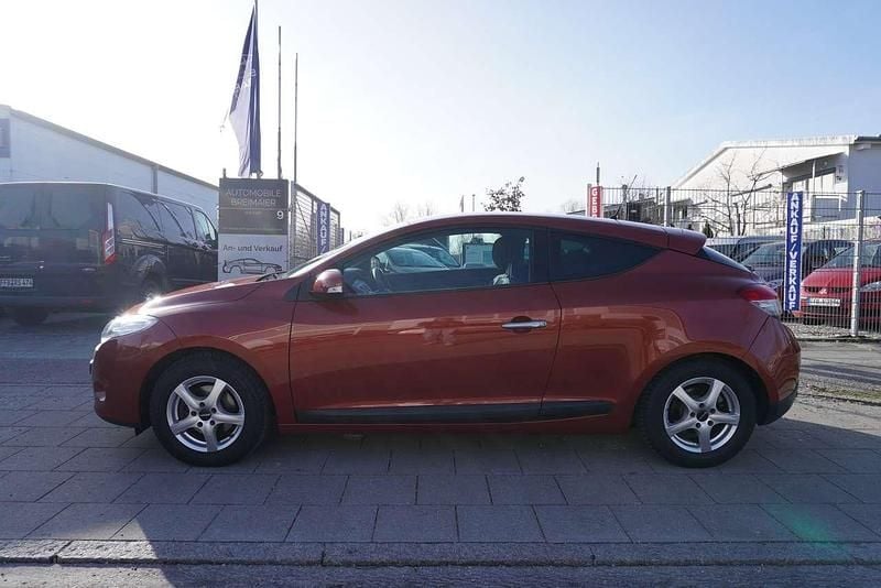 Gebraucht Renault Mégane Coupé Dynamique 110 PS (80 kW) 2010 Orangefarben cayenne Coupé