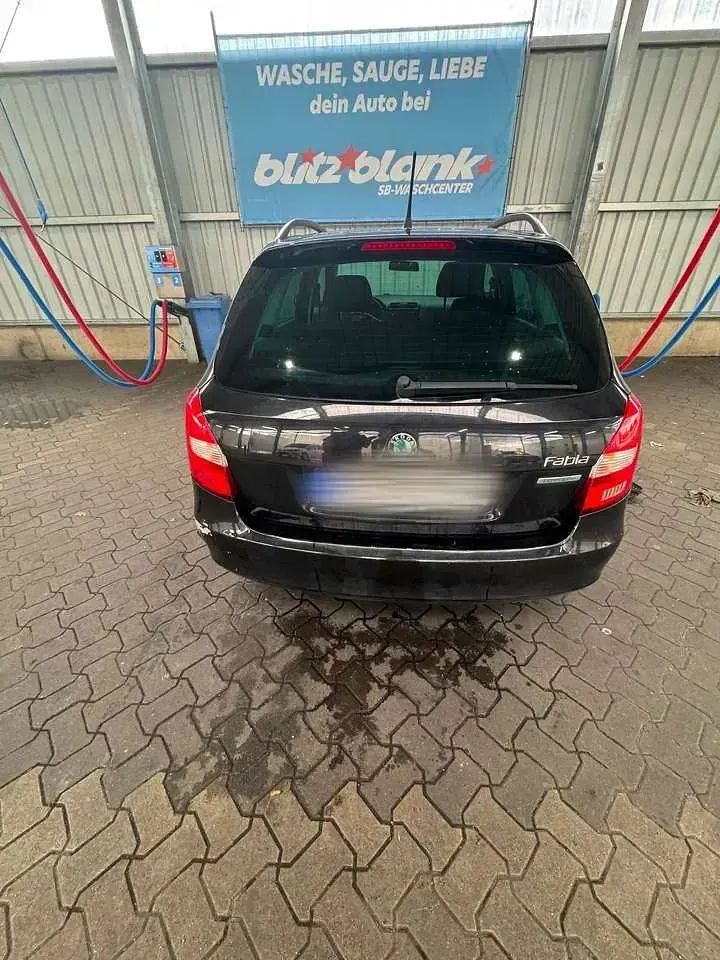 Gebraucht Skoda Fabia Style 101 PS (74 kW) 2011 Limousine
