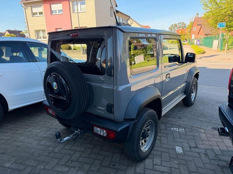 Gebraucht Suzuki Jimny Comfort+ 102 PS (75 kW) 2019 Grau SUV