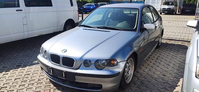 Grau Gebraucht 2003 BMW 318 Compact Kleinwagen | 900 € - Bild 1/4