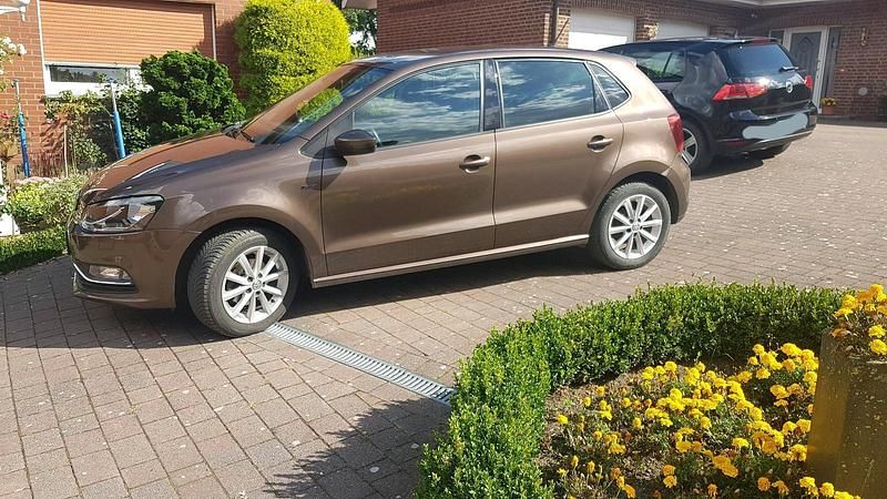Braun Gebraucht 2015 VW Polo LOUNGE Kleinwagen | 6.700 € (Guter Preis) - Bild 1/4