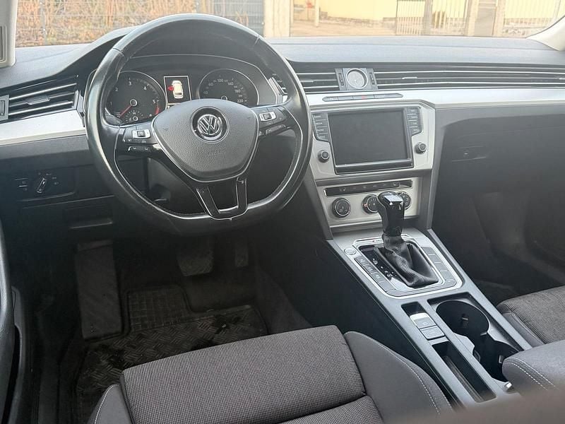 Gebraucht VW Passat Comfortline 239 PS (175 kW) 2015 Blau Kombi
