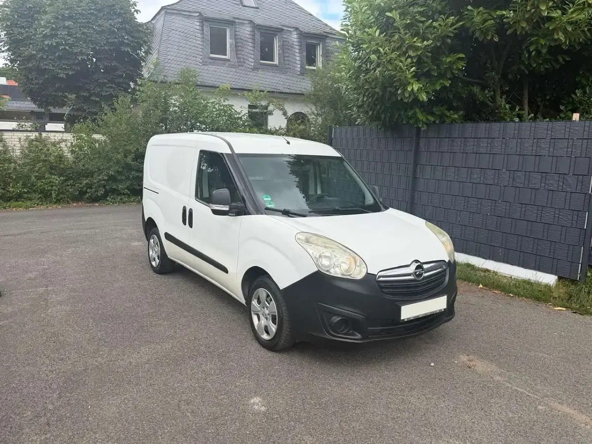 Gebraucht Opel Combo 90 PS (66 kW) 2013 Polarweiss Van / Kleinbus