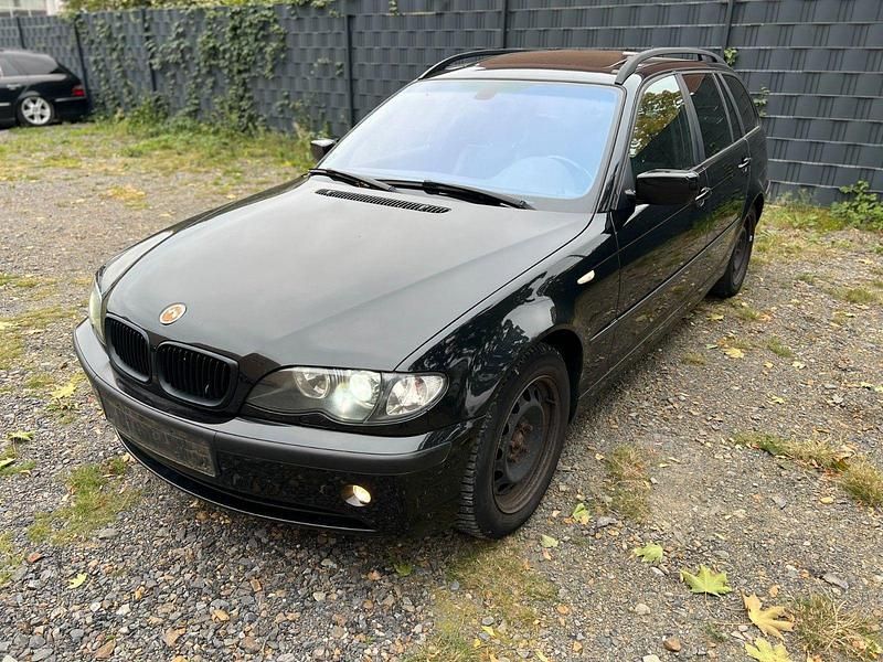 Schwarz Gebraucht 2003 BMW 320 Lifestyle Kombi | 1.499 € (Superpreis) - Bild 1/4