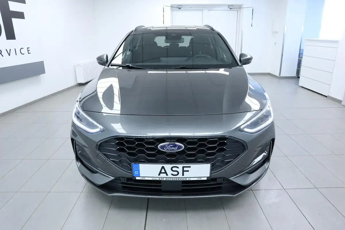 Gebraucht Ford Focus ST-Line X 155 PS (114 kW) 2025 Magneticgrau Kombi