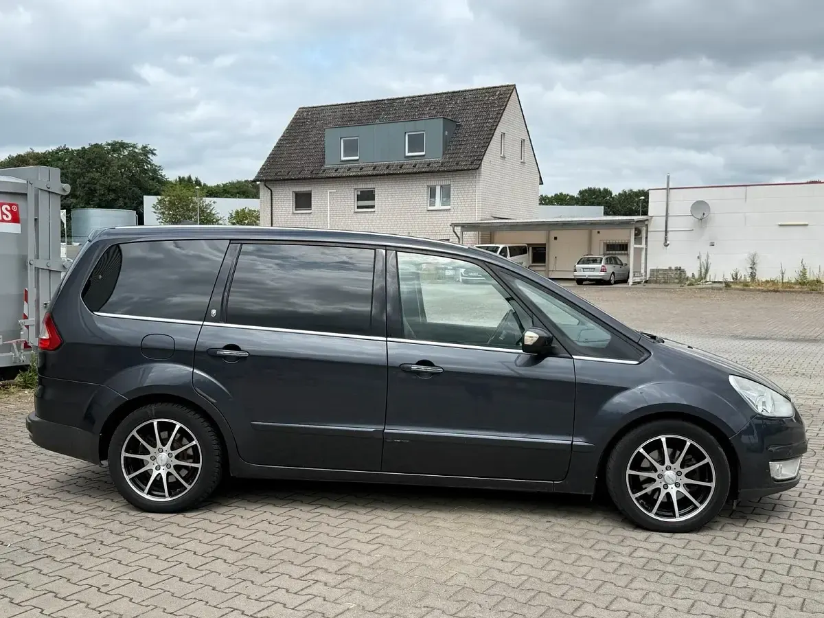 Gebraucht Ford Galaxy 140 PS (102 kW) 2010 Grau Van / Kleinbus