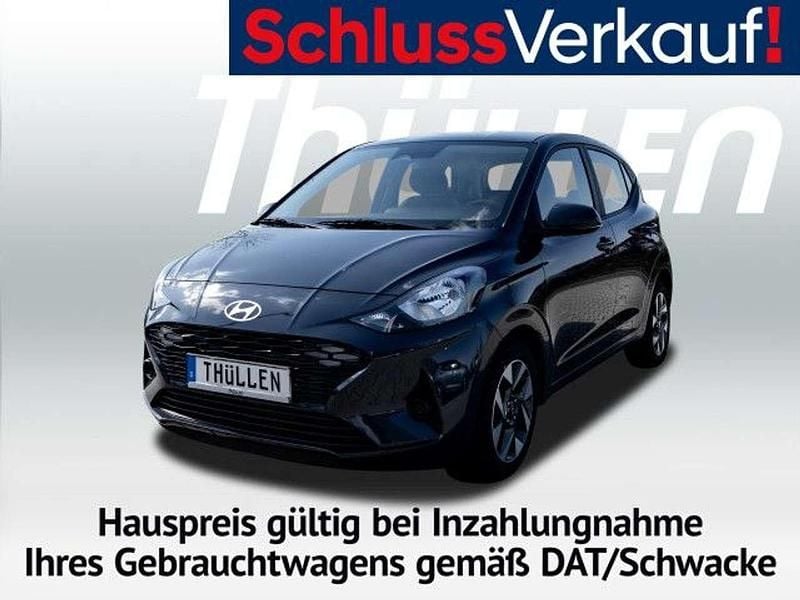 Grau Gebraucht 2024 Hyundai i10 Trend Kleinwagen | 16.480 € (Fairer Preis) - Bild 1/4