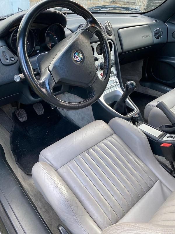 Occasion Alfa Romeo Spider 150 ch (110 kW) 2001 Noir Cabriolet
