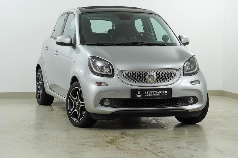 Grau (metallic) Gebraucht 2017 Smart ForFour Prime Kleinwagen | 11.900 € (Fairer Preis) - Bild 1/4