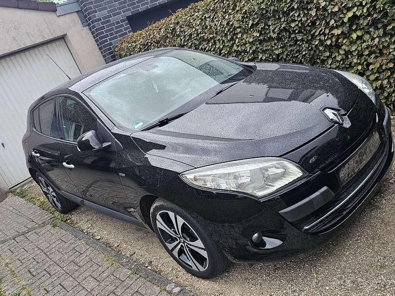 Gebraucht 2011 Renault Mégane III Bose Edition Limousine | 2.800 € (Superpreis) - Bild 1/4