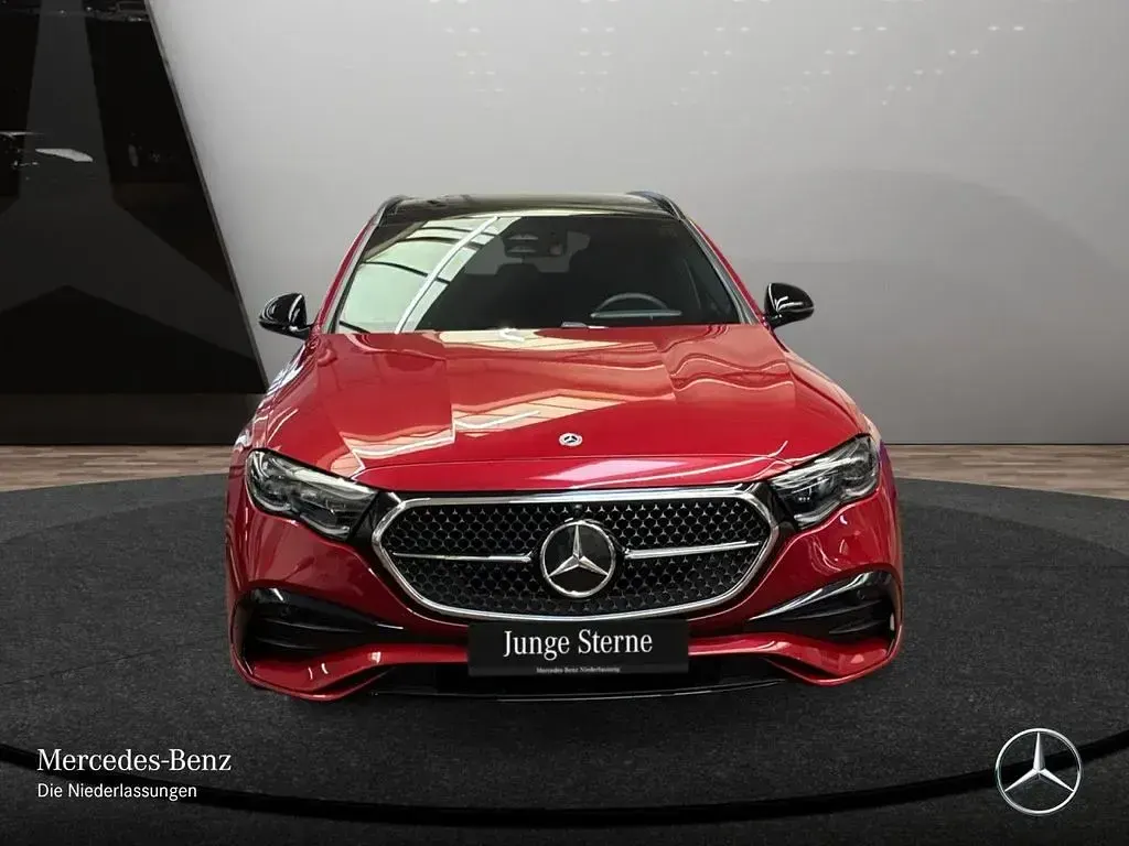 Gebraucht Mercedes E300 AMG 197 PS (144 kW) 2025 Rot Limousine