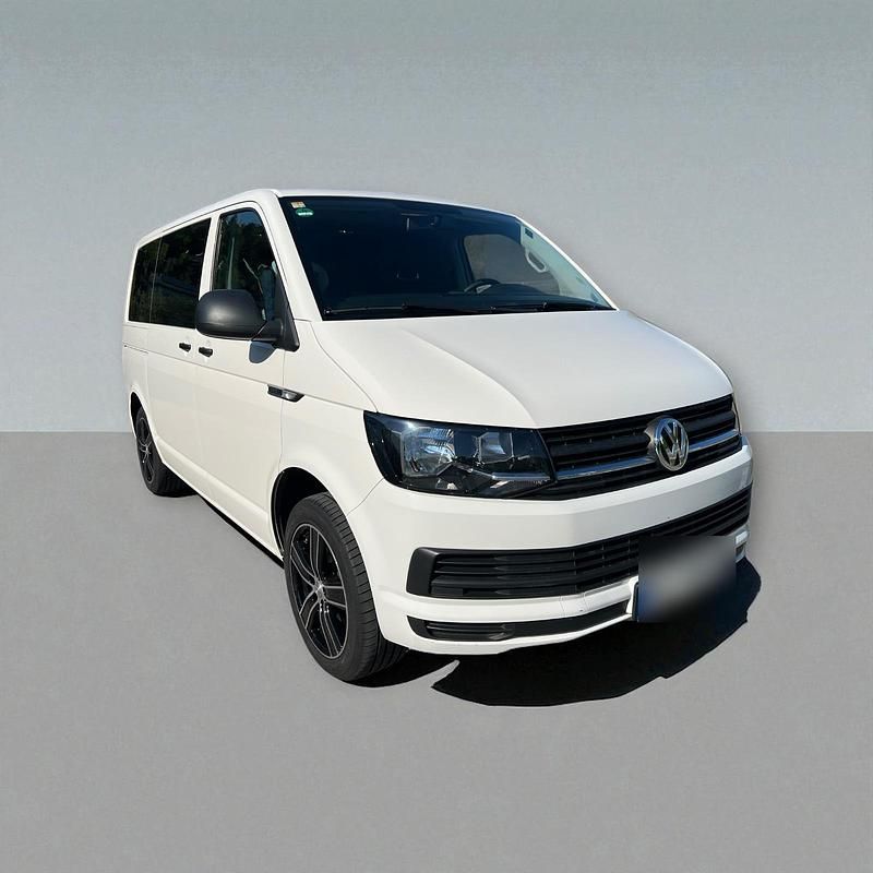 Weiß Gebraucht 2016 VW T6 Trendline Van | 31.900 € (Etwas zu teuer) - Bild 1/4