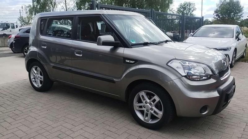 Grau Gebraucht 2009 Kia Soul Vision SUV | 3.950 € (Fairer Preis) - Bild 1/4