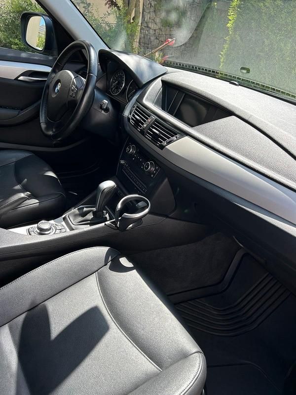 Gebraucht BMW X1 143 PS (105 kW) 2011 Schwarz SUV