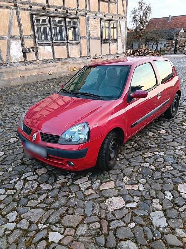 Gebraucht Renault Clio II 75 PS (55 kW) 2002 Rot Kleinwagen