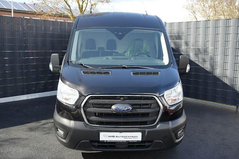 Gebraucht Ford Transit Trend 131 PS (96 kW) 2020 Schwarz Van / Kleinbus