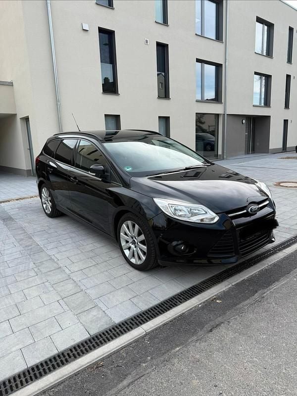 Gebraucht Ford Focus 115 PS (84 kW) 2012 Schwarz Kombi