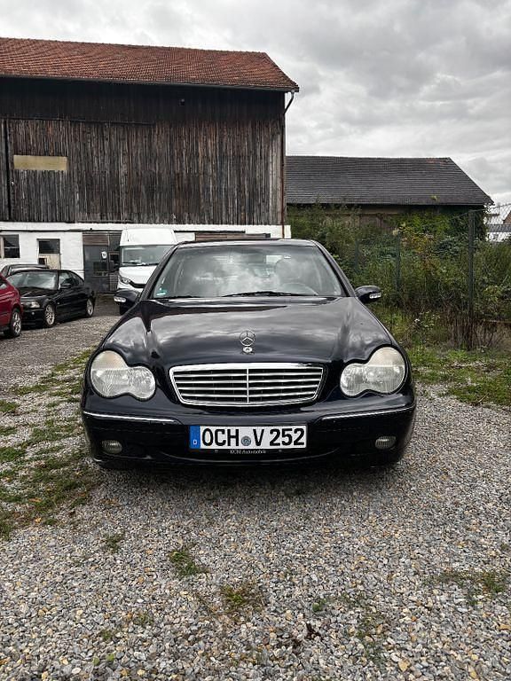 Blau Gebraucht 2001 Mercedes C180 Elegance Limousine | 900 € (Superpreis) - Bild 1/4
