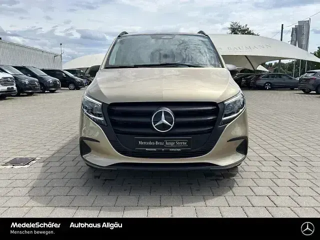 Gebraucht Mercedes Vito 190 PS (139 kW) 2024 Gold Van