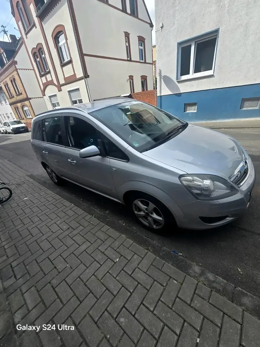 Gebraucht Opel Zafira 140 PS (102 kW) 2008 Silber Van / Kleinbus