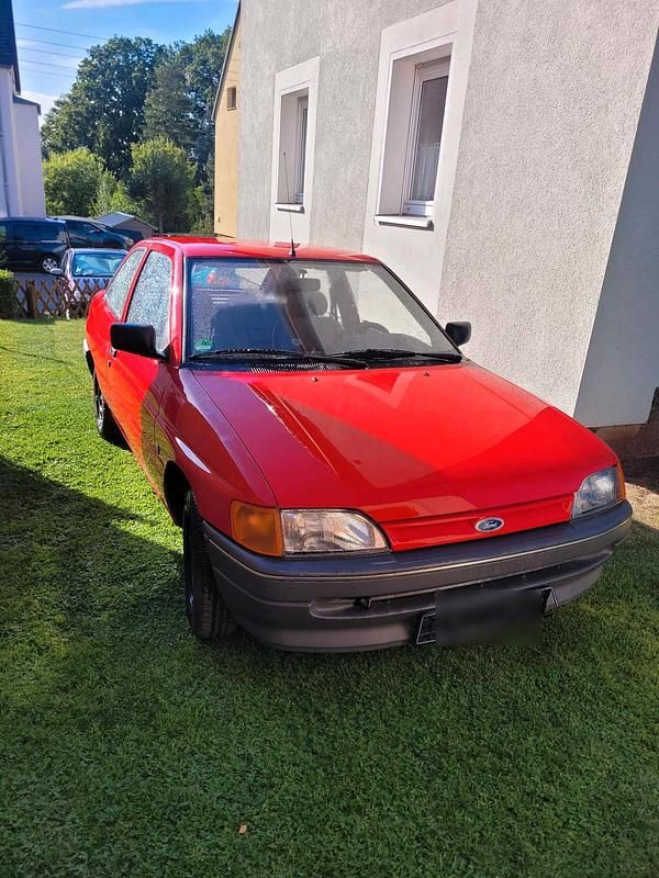 Rot Gebraucht 1991 Ford Escort | 3.000 € - Bild 1/4