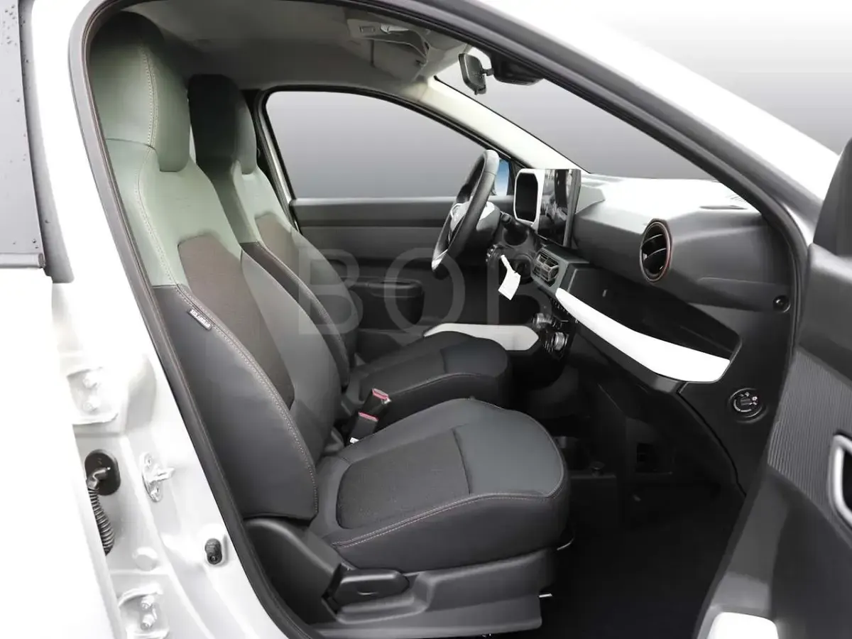 Usado Dacia Spring Extreme 47 kW (65 CV) 2024 Gris Utilitario