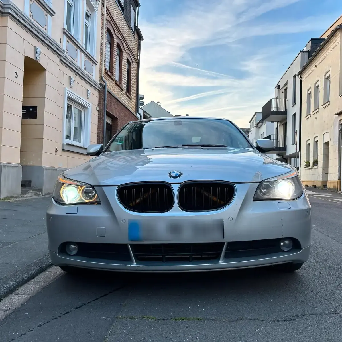 Gebraucht BMW 523 177 PS (130 kW) 2006 Silber Limousine