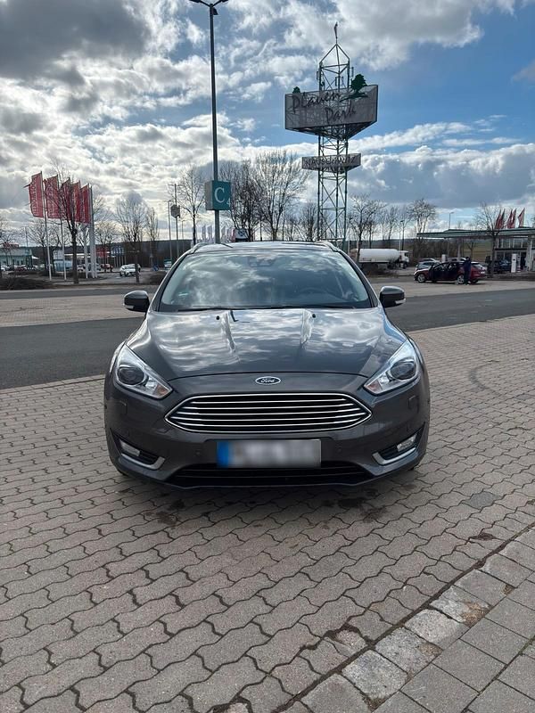 Gebraucht Ford Focus 120 PS (88 kW) 2015 Grau Kombi