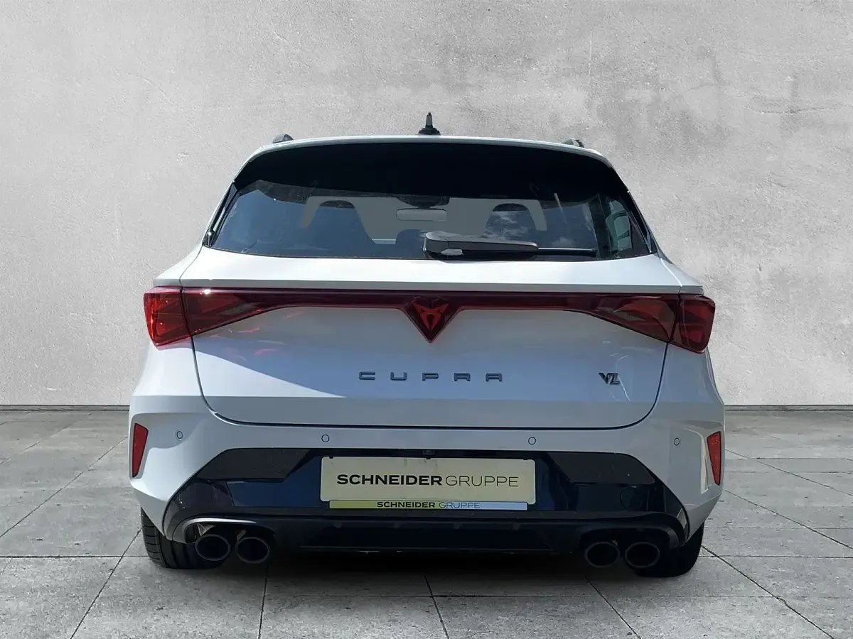Neu Cupra Leon VZ 333 PS (244 kW) 2026 Glacial weiß metallic Limousine