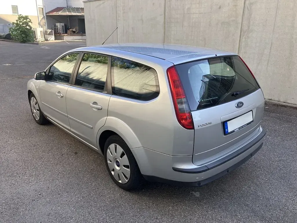 Gebraucht Ford Focus Ambiente 101 PS (74 kW) 2007 Silber Kombi
