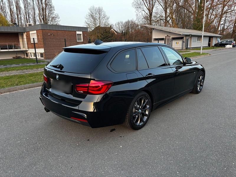 Gebraucht BMW 320 M Sport 190 PS (139 kW) 2019 Grau Kombi