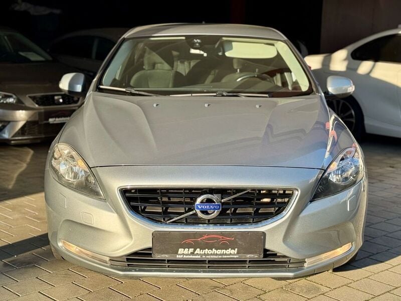 Gebraucht Volvo V40 Kinetic 179 PS (131 kW) 2014 Silber Kombi