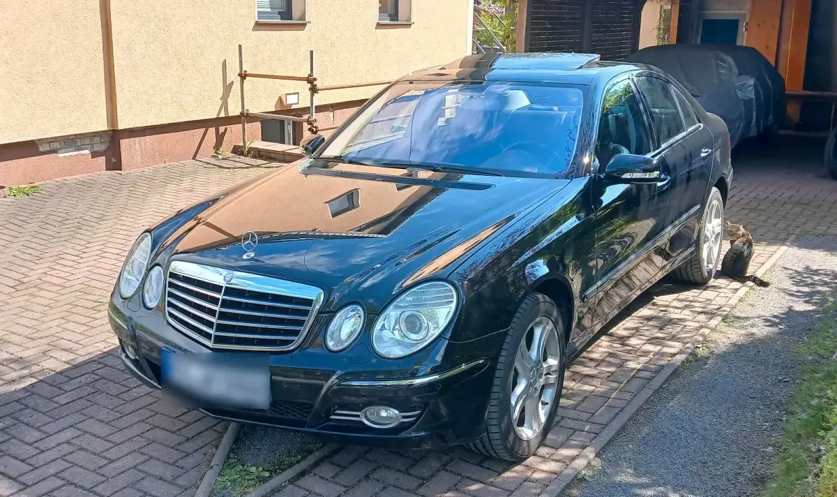 Gebraucht Mercedes E350 Avantgarde 272 PS (200 kW) 2007 Schwarz Limousine