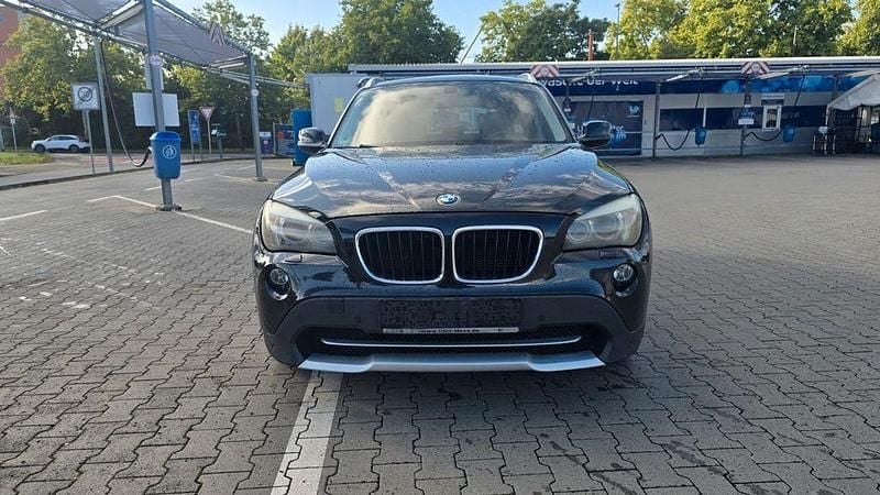 Schwarz Gebraucht 2013 BMW X1 Efficient Dynamics SUV | 7.999 € (Superpreis) - Bild 1/4