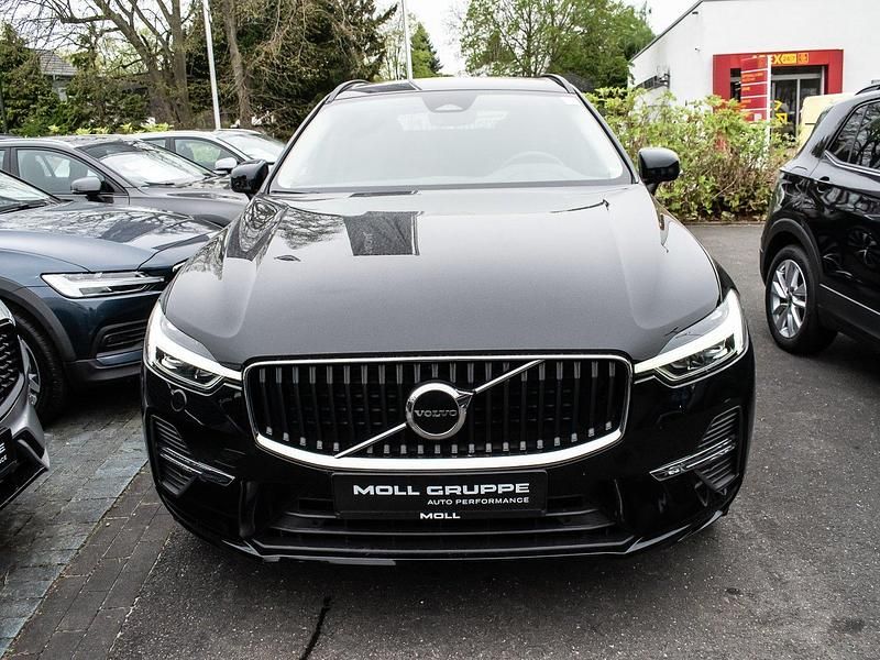 Gebraucht Volvo XC60 Core 197 PS (144 kW) 2023 Black stone, solid SUV