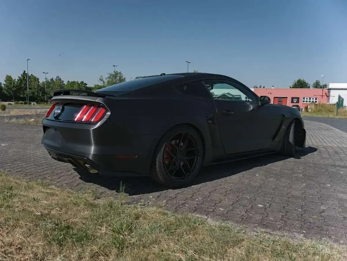 Gebraucht Ford Mustang GT Fastback 508 PS (373 kW) 2016 Brushed black metallic Coupé