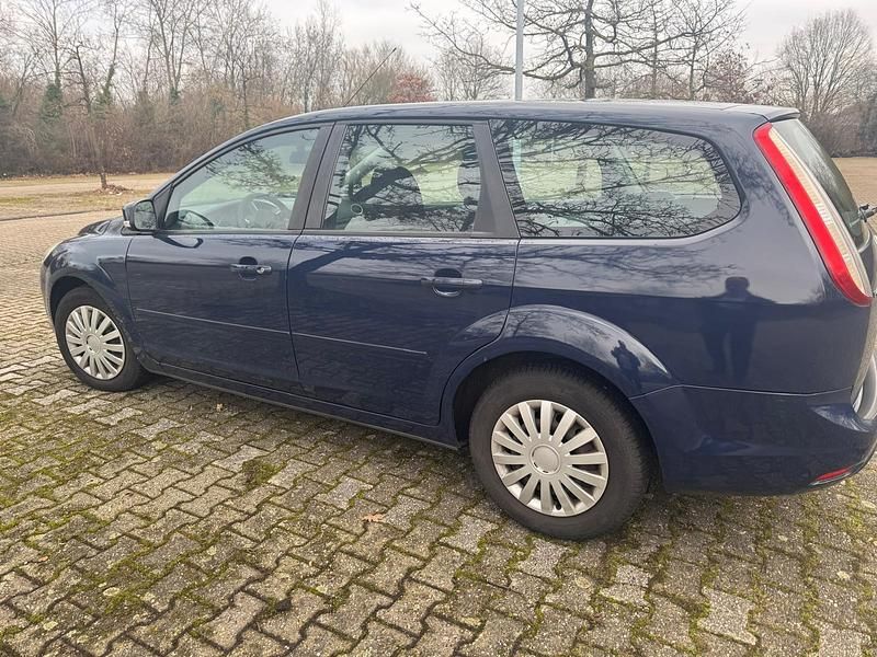 Gebraucht Ford Focus 109 PS (80 kW) 2009 Blau Kombi