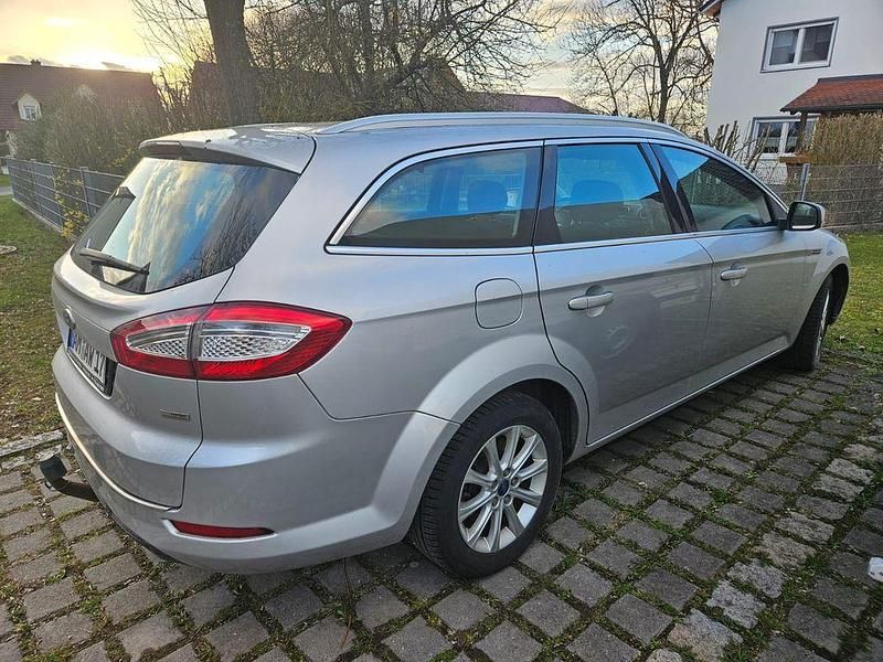 Gebraucht Ford Mondeo Titanium 160 PS (117 kW) 2012 Silber Limousine