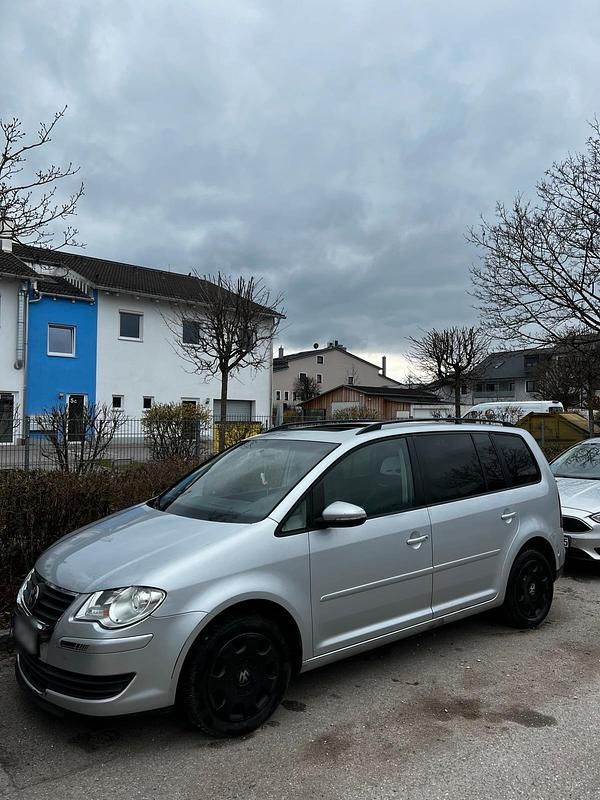 Gebraucht VW Touran 140 PS (102 kW) 2009 Silber Van / Kleinbus