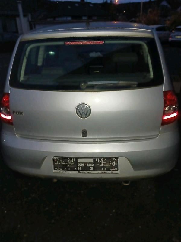 Grau Gebraucht 2007 VW Fox Kleinwagen | 1.000 € (Guter Preis) - Bild 1/4