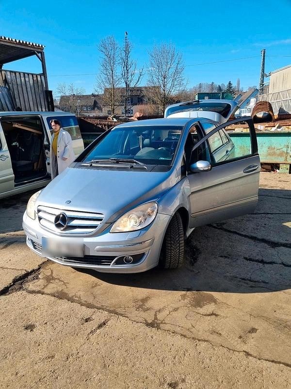 Gebraucht Mercedes B180 109 PS (80 kW) 2007 Grau Van / Kleinbus